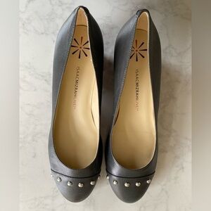 Isaac Mizrahi Gray Round-Toed Shoe NIB 8